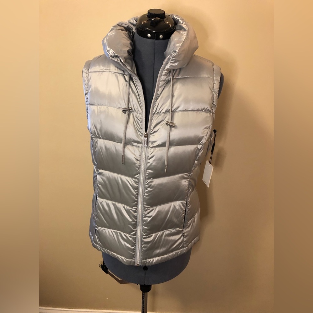 Calvin Klein - Silver puffer vest - Never worn